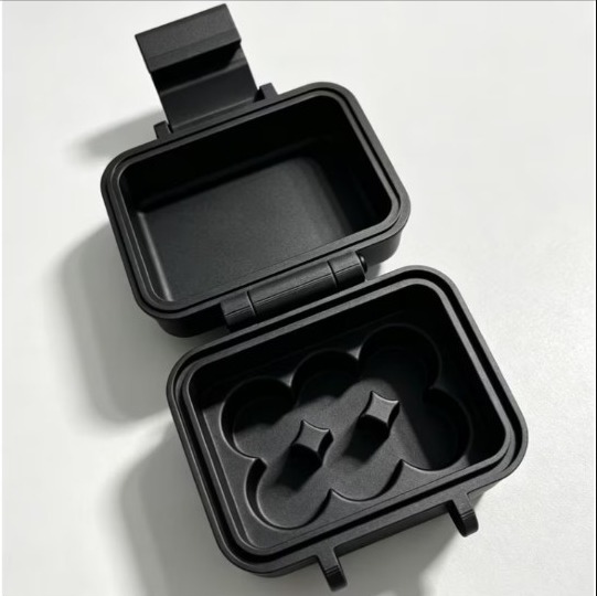 Black protective case for six 3ml peptide vials